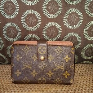 Louis Vuitton monogram snap wallet